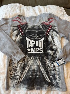 Tapout mens Y2K Gray Long Sleeve Graphic Tee with Red Accents NWT SZ XL